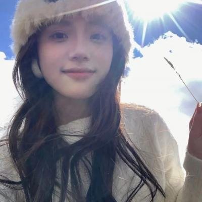 穿条纹睡衣的男孩